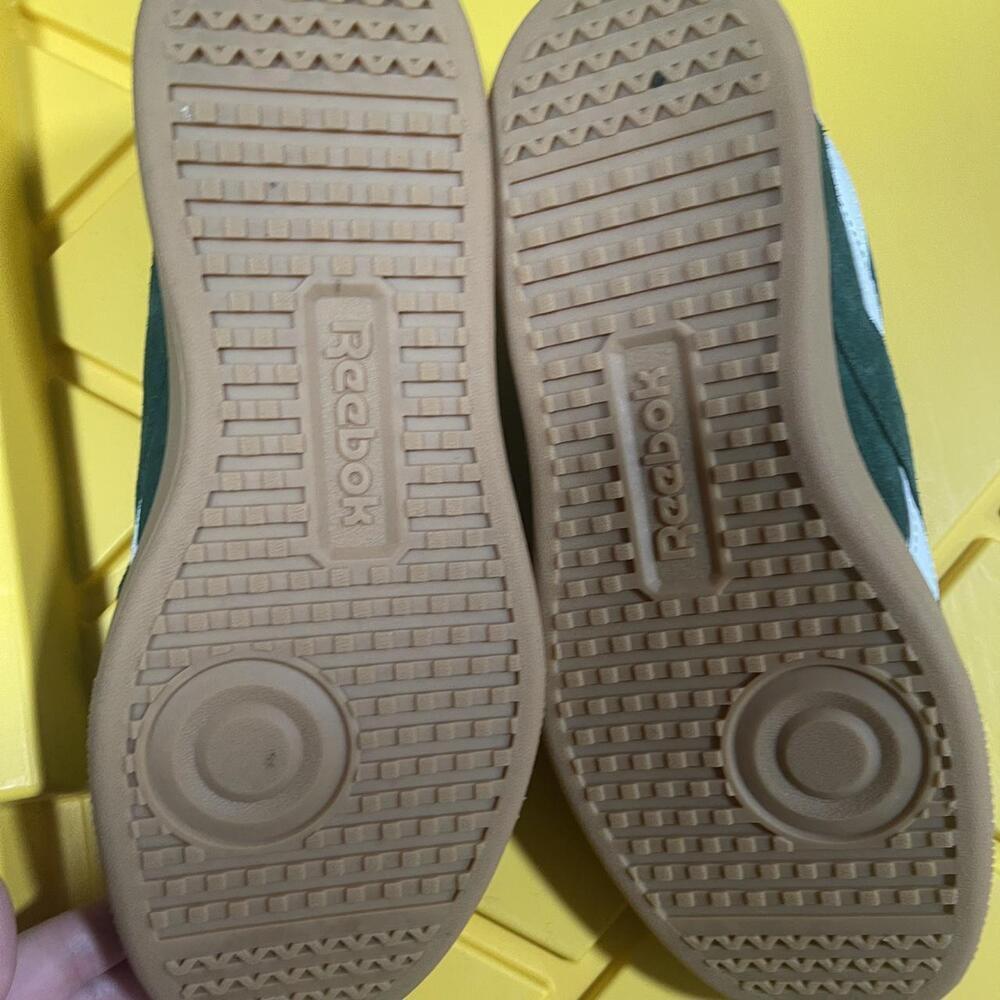 Green Reebok Trainers Great Condition - Picture 5 of 8